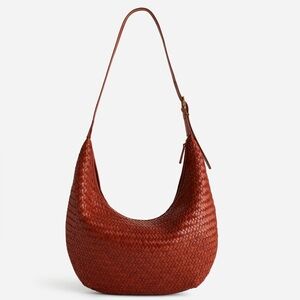 MADEWELL The Essential Curve Shoulder Bag In Dusty Redwood